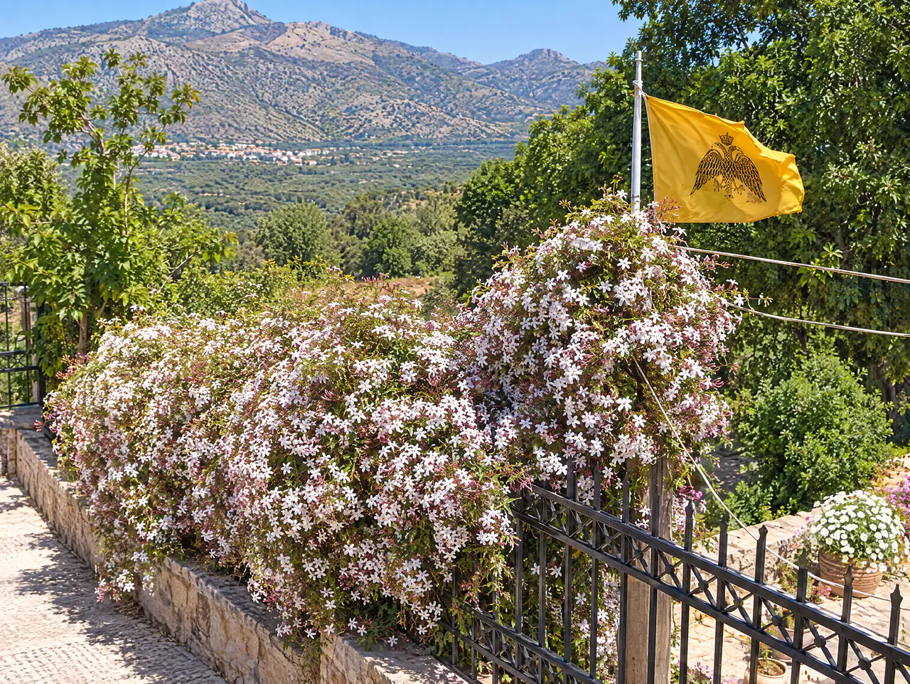 Θέα προς τα βουνά του Μεραμβέλλου από τη Μονή